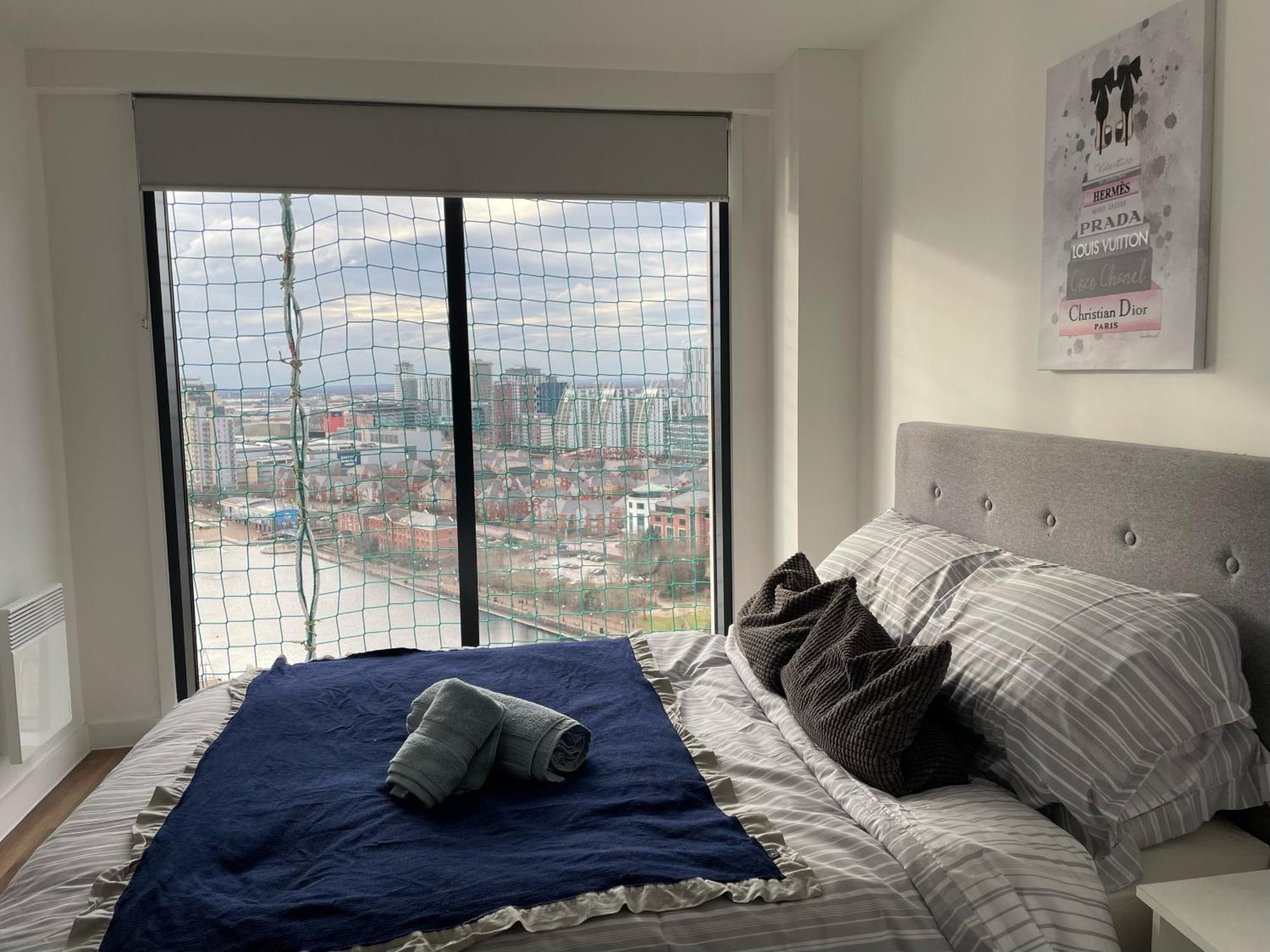 Quayside Penthouse 2 Bedroom Ensuite Near Media City & Manchester United Exterior photo